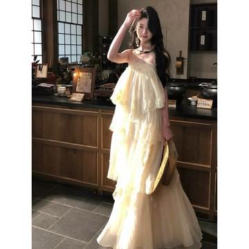 【桃喜Rich女裝】從一時刻光跡法式吊帶蕾絲大擺連衣裙女 溫柔風度假長裙 顯瘦蛋糕裙 公主裙 生日洋裝 杏色洋裝 吊帶裙