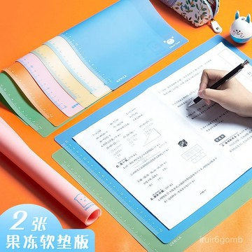✨桃園有貨✨A4桌麵墊闆小學生用軟硅膠寫字墊本考試專用書寫大號A3透明塑料 EKAO