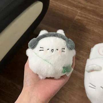 【熱賣爆款】可愛胖嘟嘟小貓蛋四葉草小貓玩偶毛絨掛件超包萌書掛件鑰匙扣掛飾 情侶同款 交換禮物