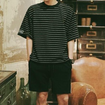 FINDSENSE 品牌 男士 時尚休閒 圓領 細條紋 短袖T恤  條紋T