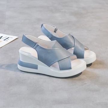 涼鞋今年女夏新款真皮7CM高跟魔術貼軟底休閑坡跟小個子增高涼鞋