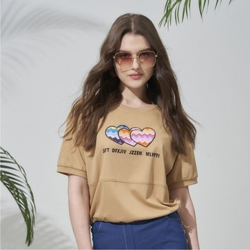 CLL巧玲瓏 波浪彩虹愛心寬版上衣(駝色) 7333915