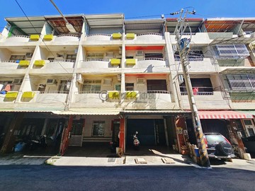 小港森林公園餐旅採光騎樓透天店住｜高雄市小港區松泰街