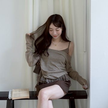 兩件式！蕾絲下擺細肩背心+露肩側抽繩透膚長袖上衣 JN6011022【現貨】