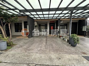 吳沙國中學區大面寬雙車位別墅｜宜蘭縣礁溪鄉育英路