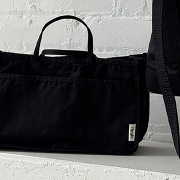 韓國 THEALLY - 多用途 內分隔夾層輕量手提包-黑