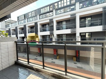 烏日區，懷洛宇，車庫雙車，鄰近國道三號｜台中市烏日區溪南路一段