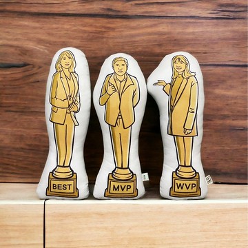 【客製化禮物】黃金插畫人物 獎盃抱枕