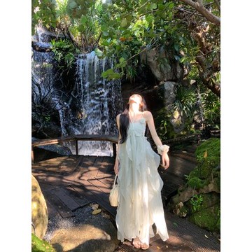 (免運)一顆甜桃yikett《薄荷仲夏》夏季吊帶連衣裙女度假風氣質