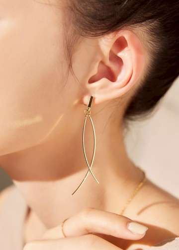 雙彎交錯垂掛・夾式線條耳環
