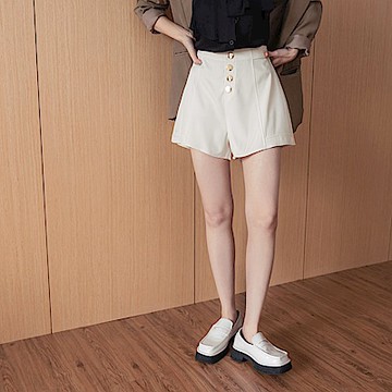 修身高腰剪裁排釦A字短褲-OB嚴選