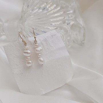 大小交錯小垂墜淡水珍珠耳環