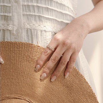 925純銀光澤鏤空花朵戒指