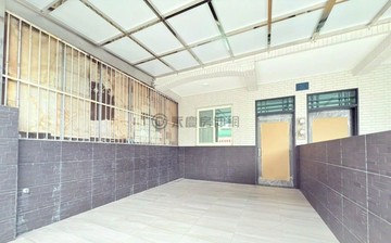 屏東市崇蘭國小整新車庫透天地段好採光佳｜屏東縣屏東市崇明二街