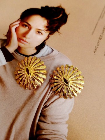 vintage jewelry Trifari 金色古文明之眼風格 夾式耳環