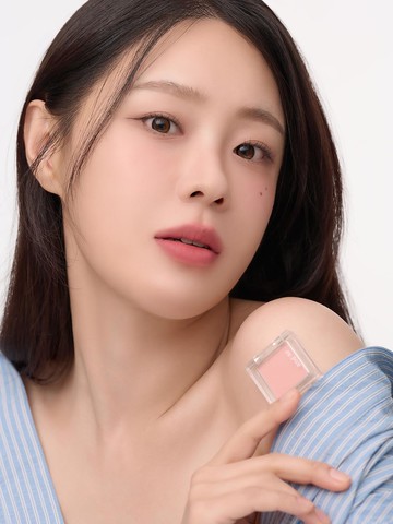 Versatile Buildable Multi-Use Single Eyeshadow