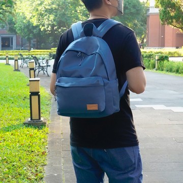 聰明收納率性尼龍筆電後背包(藏青)