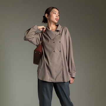 微界斜向門襟雙釦襯衫