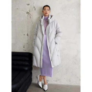 90白鵝絨輕奢高級中長款連帽羽絨服女23冬季新款廓形保暖黑色外套