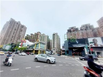 高雄河堤黃金商圈●三角窗旁店面珍稀釋出｜高雄市三民區明仁路