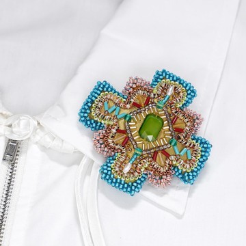 變形十字胸針 10 珠飾刺繡 獨一無二 黃色 綠色 藍色 大尺寸 聖誕節 緞面