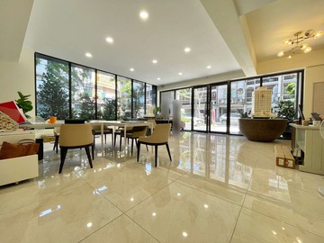 其融精選中壢交流道｜創緯角窗賺錢金店面+車｜桃園市中壢區正光街