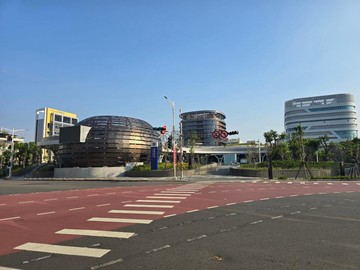 高雄火車站熱河博愛商圈稀有釋出透天｜高雄市三民區熱河一街