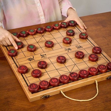 台灣公司貨 免運 象棋 國際象棋 老人护眼榉木原木色中国象棋高档象棋带折叠棋盘方便携带大号成人工廠現貨直銷 年底特惠 全館八折 售後保障 店長新品推薦 5z102