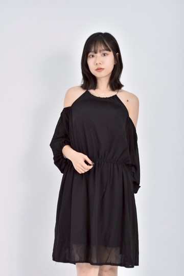 (S) air space質感設計感金環長袖黑色洋裝