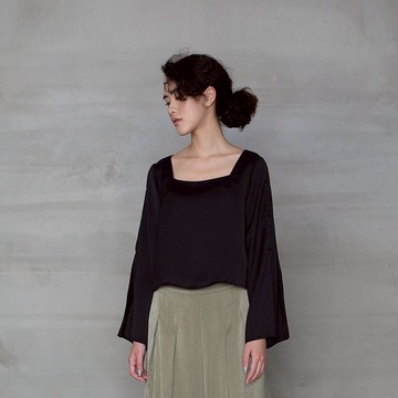 沉靜優雅袖褶開衩上衣 Elegance Pleated Sleeve Top T352