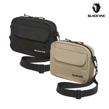 BLACKYAK 韓國 TRAVEL POUCH側背包(淺卡其/黑色)| IU代言 運動配件 側背包 斜背包 小包 |BYDB1NBD02