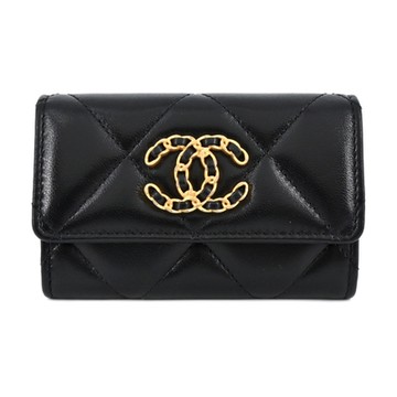 CHANEL 經典19系列菱格紋小羊皮翻蓋卡片夾(黑色)