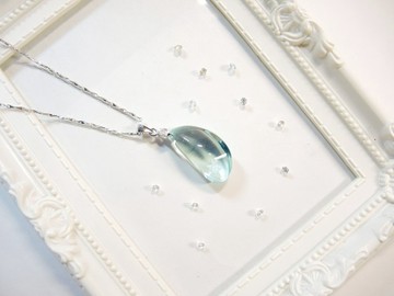 《Ice Crystal 冰晶》海藍琉璃雅緻項鍊-神秘月牙-N4