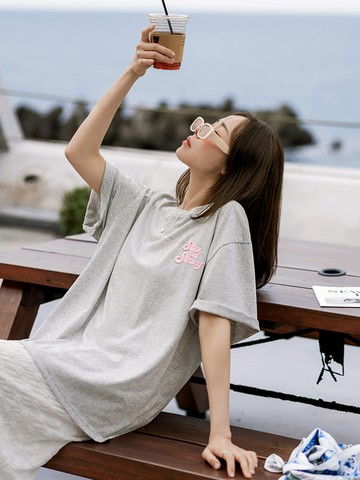 撞色字母發泡印花寬鬆上衣