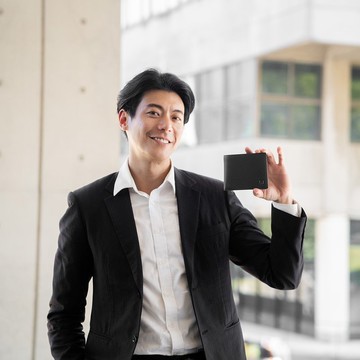 【免費升級送禮包裝】卡西安 4卡零錢袋皮夾-黑色/VA134W007BK