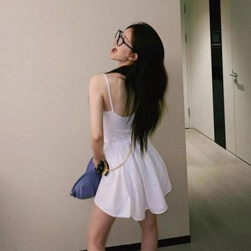 趙露思同款初戀小白裙純欲性感多巴胺穿搭修身收腰吊帶連衣裙短裙