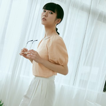 OB嚴選 大圓領涼感鬆緊澎袖上衣 《KG1587》日系/大尺碼/現貨/女裝