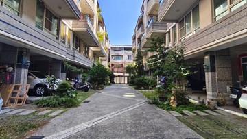 專約!近五甲商圈 屋況佳質感車庫別墅-免整理｜高雄市鳳山區公園三街