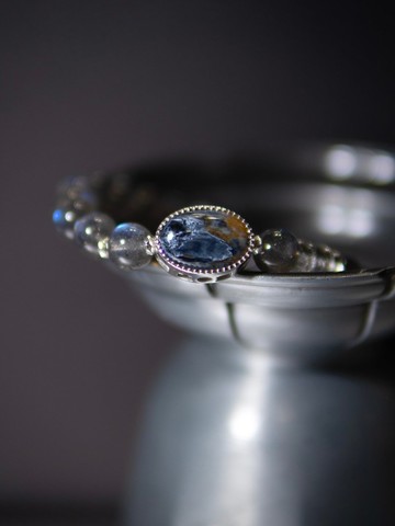 智慧風暴 星辰脈動- 彼得石+藍光拉長石+白水晶 手鏈手串