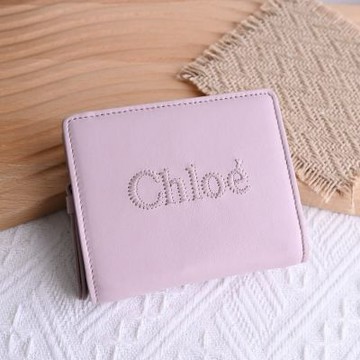 CHLOE SENSE電繡LOGO對開釦式零錢短夾(淡紫)