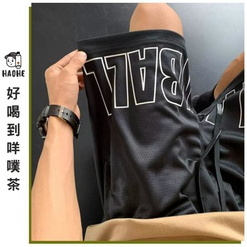 男生夏天速乾五分褲 寬鬆休閒短褲 直筒寬版男褲 日系街頭穿搭 美式復古風格 透氣輕薄褲子 學生百搭男裝 大尺碼短褲