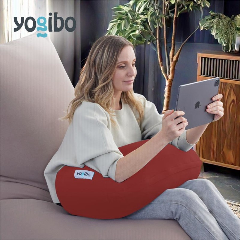 ゆるやかな三日月カーブで包み込む。枕から背もたれまで Yogibo