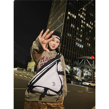 斜挎包胸包大容量背包水滴三角包后背包潮流時尚街頭運動2023新款