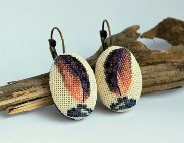 黑色羽毛吊墜刺繡耳環現代十字繡首飾手工布藝女士禮物