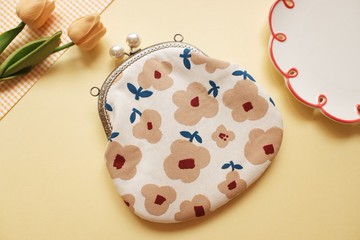 |秋天| 附斜背鏈條 珍珠色圓珠口金包 斜背包