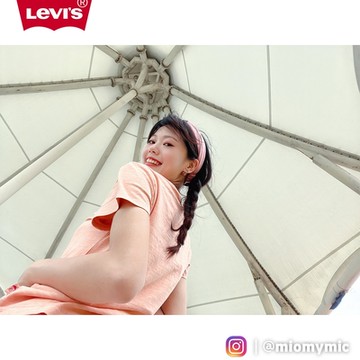 Levis Fresh夏日水果吧系列 女款 短袖T恤 / 純天然植物染色工藝 / 精工刺繡Logo / 山楂粉