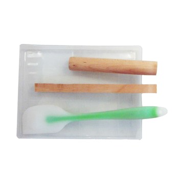 牛軋糖糖盤4件組  1組  盤18.5 x 24 x 2cm 方棒24 x 1.6cm 圓棒2.5 x 16cm 矽膠墊24 x 17.1cm 刮刀28 x 5.5cm