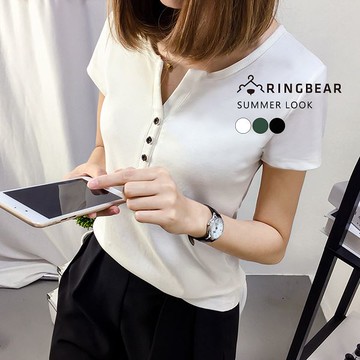 短袖衣服--典雅氣質船領V形開襟排釦棉質短袖上衣(白.黑.綠L-5L)-U479眼圈熊中大尺碼
