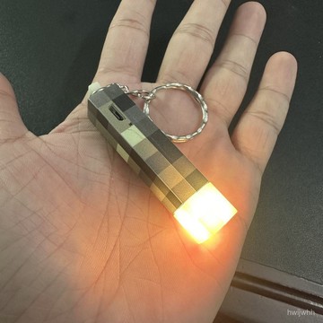 臺灣🙌8H出🔥minecra我的世界火把燈迷你火炬火把可髮光鑰匙扣模型掛件 A88J