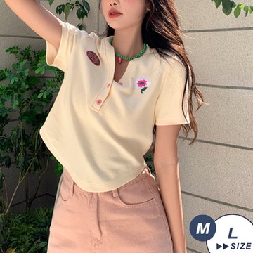 【LANNI 藍尼】現+預 韓版可愛跳色刺繡V領衫(春夏/短袖上衣/圓弧下擺/領口撞色鈕扣)